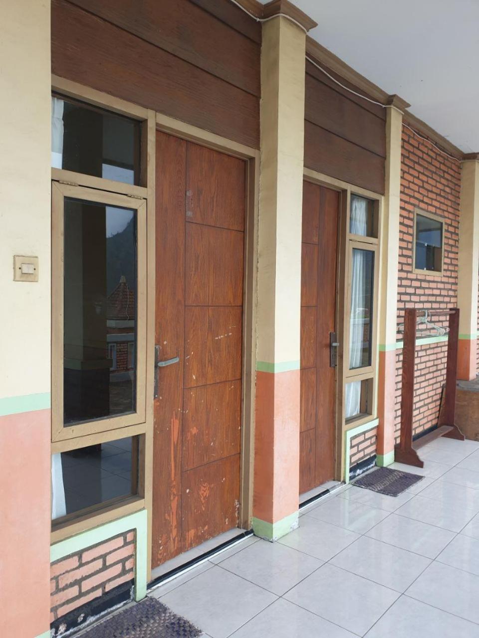 Bromo Holiday Guest House Ngadisari エクステリア 写真